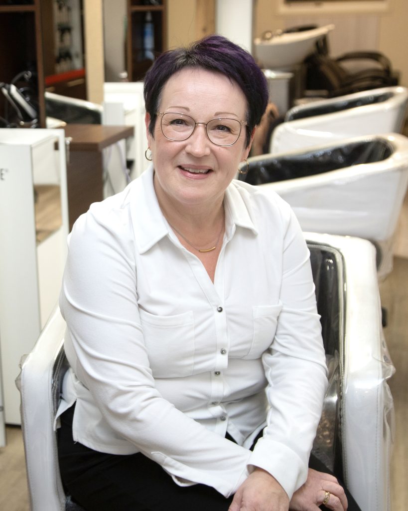 France réceptionniste Morini Coiffure Beauport service client boutique en ligne gestion