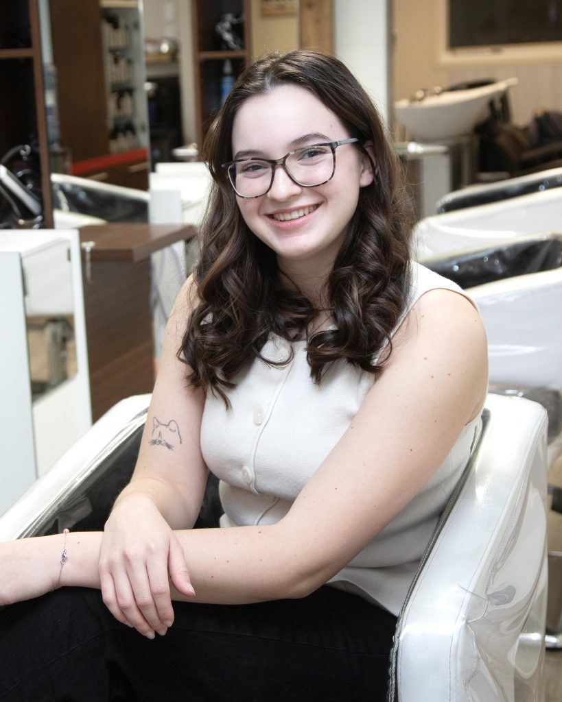 Rosemarie coiffeuse Morini Coiffure Beauport experte coupe et coloration